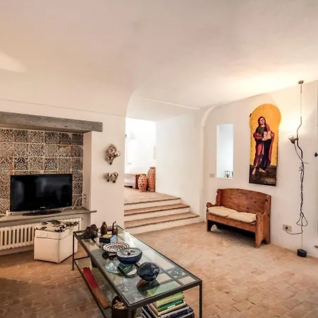 Sleeps 8 With Pool And Air Con *