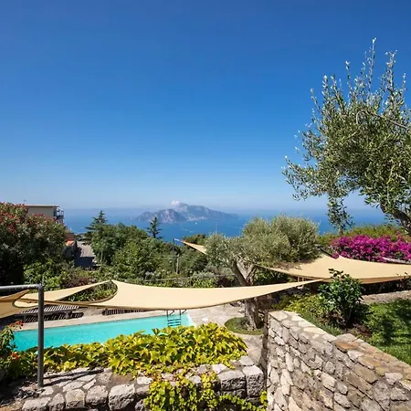 Villa Sleeps 8 With Pool And Air Con