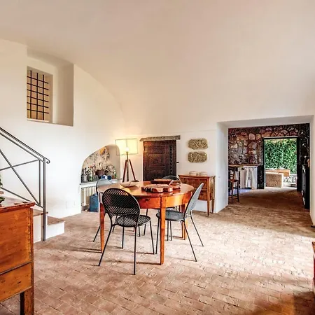 Sleeps 8 With Pool And Air Con Villa Termini